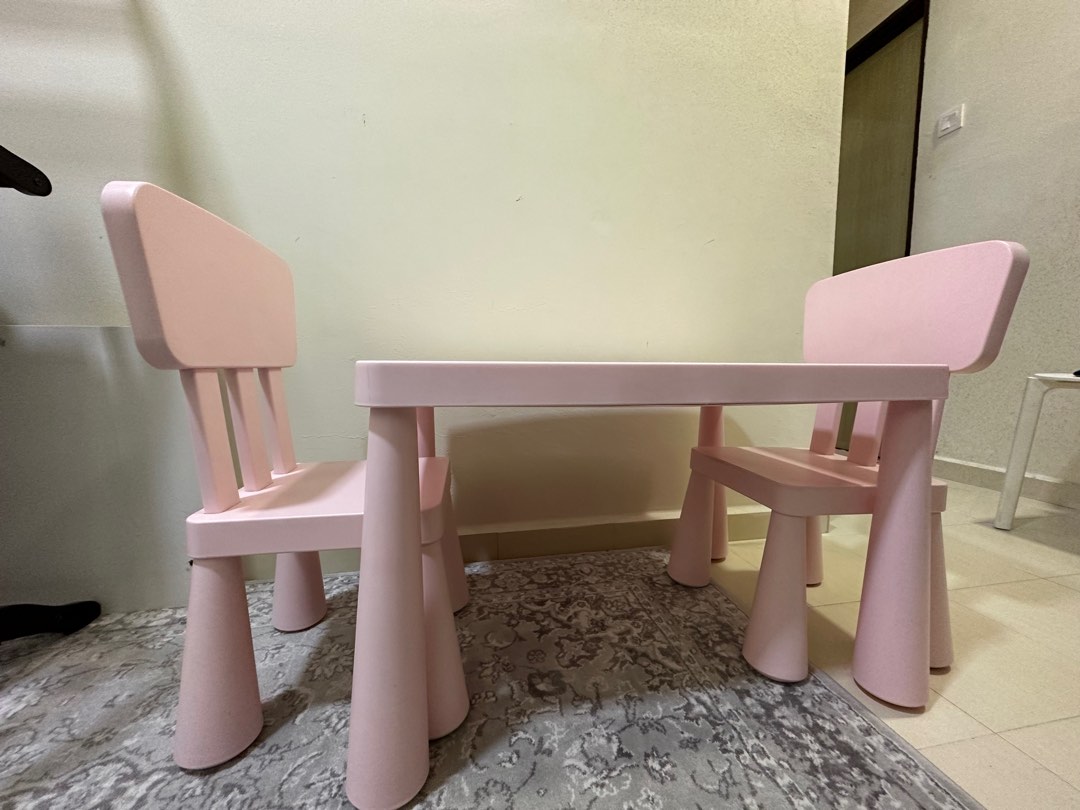 Mammut table and chairs outlet