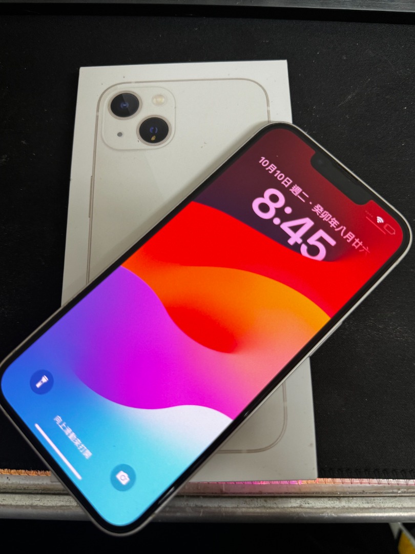 iPhone 13 128G 白, 手機及配件, 手機, iPhone, iPhone 13 系列在旋轉拍賣