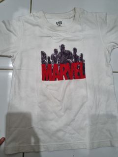 Kaos uniqlo marvel