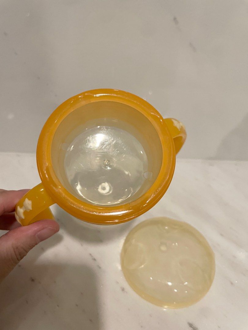 KidsMe set of 2 cups (Category: Weaning & Toddler Feeding) located in Quezon City. Submitted by thelazyloft (Listing ID 1259899571, Image 3). Description: KidsMe set of 2 cups - KidsMe Spoutless Training Cup 180ml - KidsMe Soft Spout Cup 180ml With built-in grips With hygiene caps BPA-free.