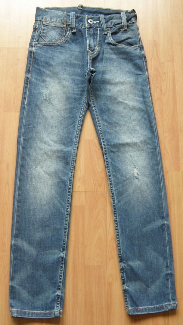 Levi s blue distressed worn in finish 519 0063 Size W28 L32