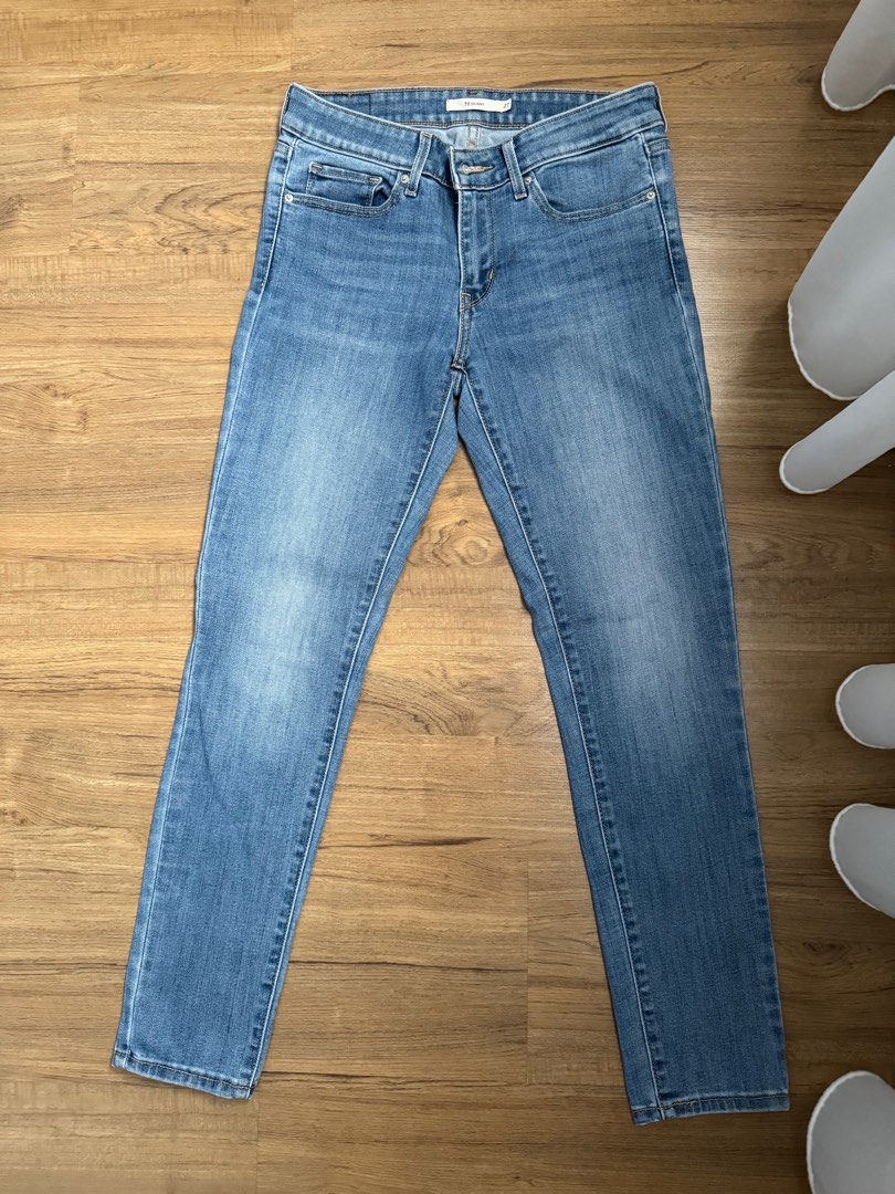 Levi s Women 711 Skinny Jeans Ankle Size 27 Women s Fashion