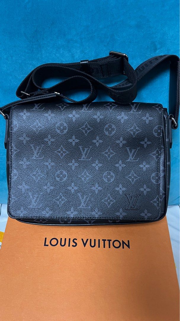 Shop Louis Vuitton TAURILLON 2021 SS Trunk Messenger (M57726) by