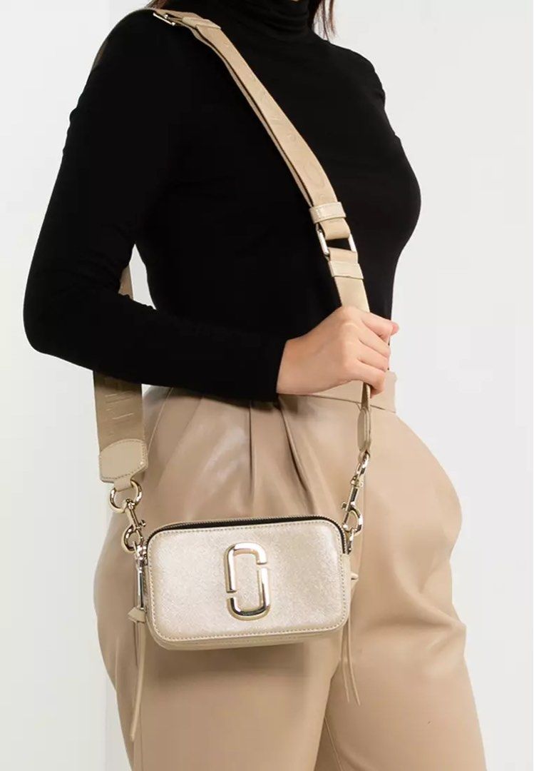 Marc Jacobs Cowhide Snapshot DTM Camera Bag (Shoulder bags