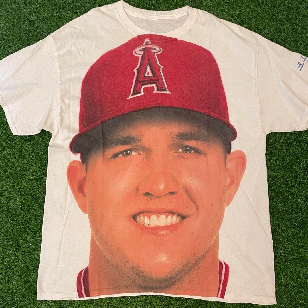 Majestic Athletic MLB Los Angeles Angels Mike Trout Red Official Name and  Number T-Shirt - MLB from USA Sports UK