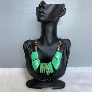 Monet Vintage Green Resin Gold Chunky Necklace