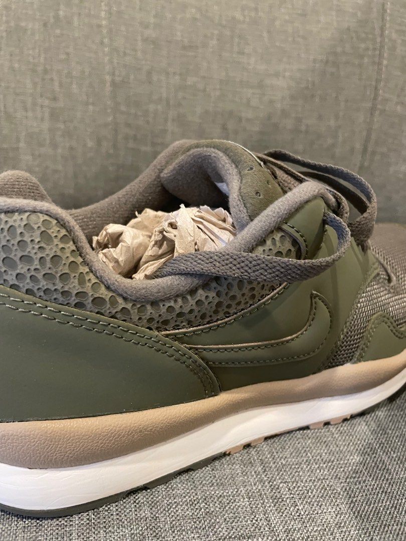 Nike air safari olive sale green