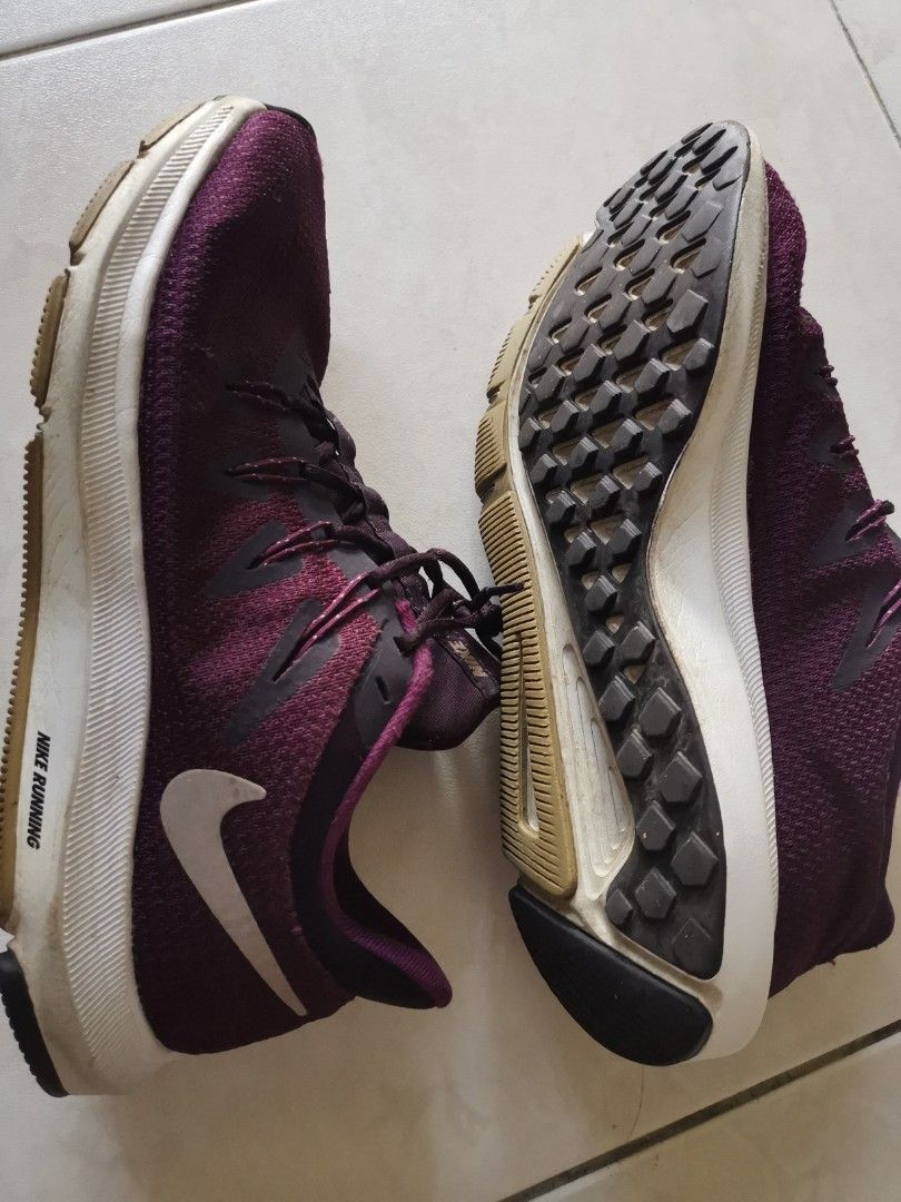 Maroon nike womens sale shoes