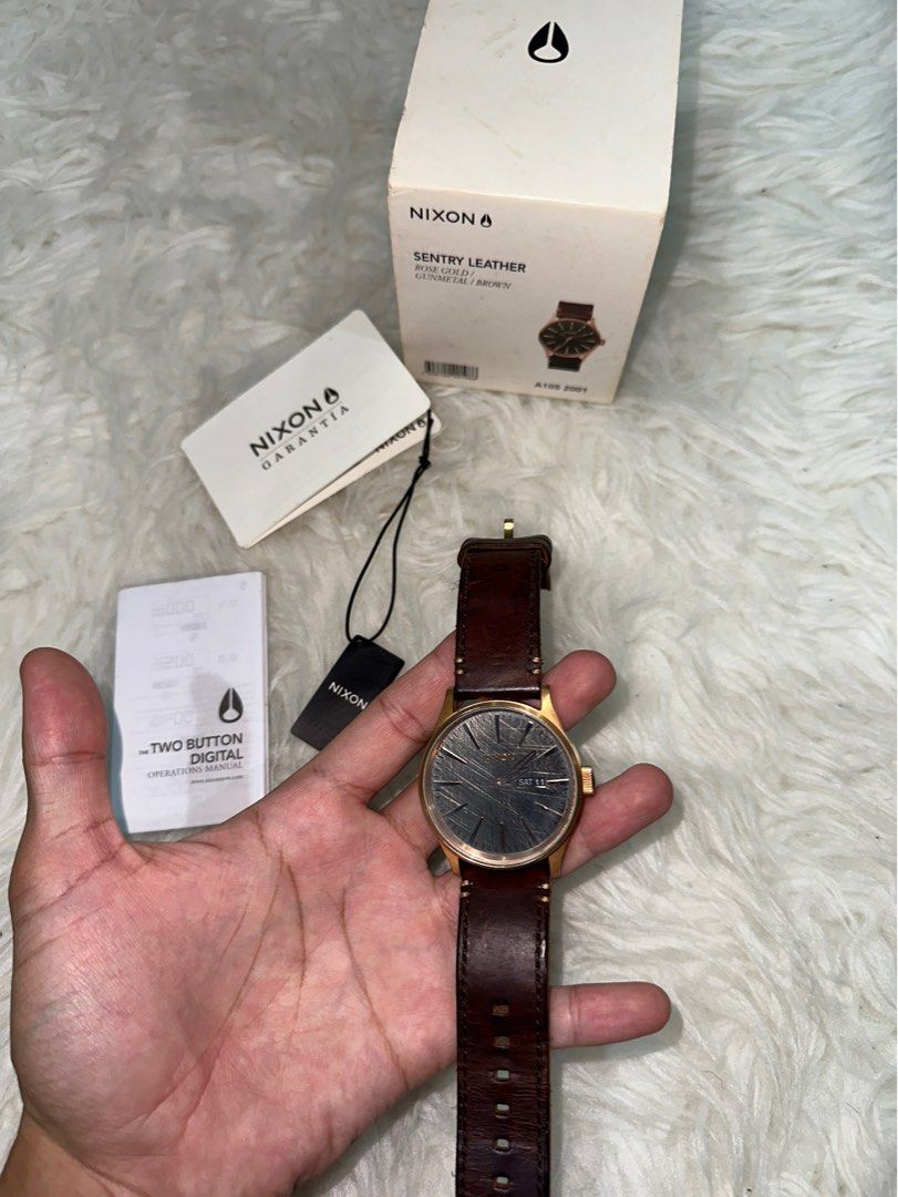 Nixon sentry leather rose gold discount
