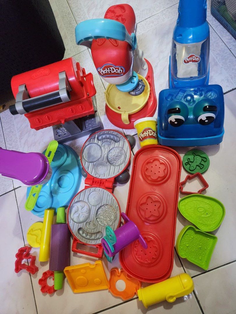 Playdoh crane, construction, cooking , vacuum , bbq - include many doh and  moulds
