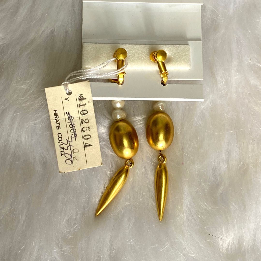Private Label Gold Tone Real Pearl Drop Earrings, Women's Fashion ...
