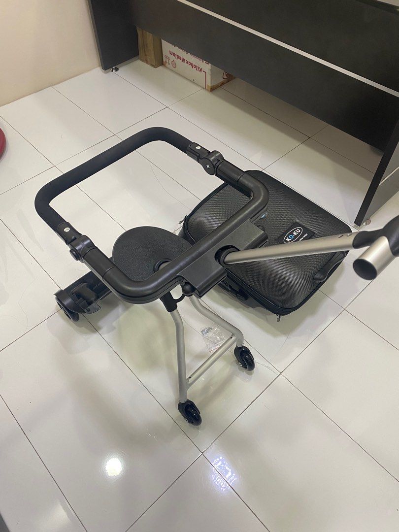 Ride on Luggage (Category: Strollers) located in Paranaque City. Submitted by kokocath (Listing ID 1259807901, Image 2). Description: Brand New Ride on Luggage Detachable trolley (can be used individually) Detachable guard rail Cabin size Rider Up to 40kg .