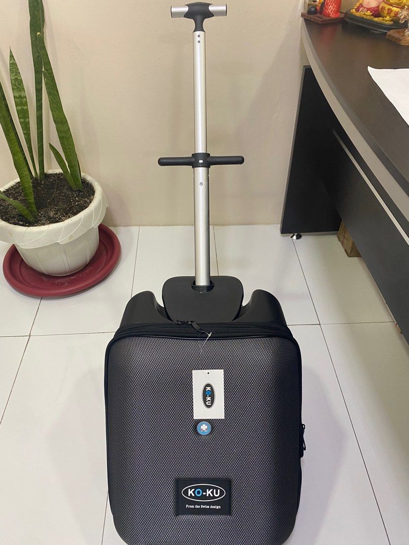 Ride on Luggage (Category: Strollers) located in Paranaque City. Submitted by kokocath (Listing ID 1259807901, Image 1). Description: Brand New Ride on Luggage Detachable trolley (can be used individually) Detachable guard rail Cabin size Rider Up to 40kg .