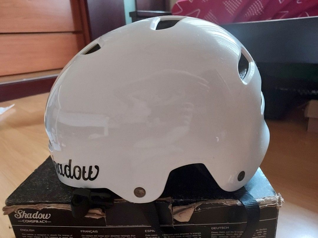 Shadow Conspiracy Classic Helmet White Sports Equipment Bicycles
