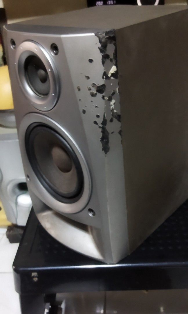 Sharp MD-X3 100W speaker (Category: Soundbars, Speakers & Amplifiers) located in Pasay City. Submitted by marineljapansurplus (Listing ID 1259795544, Image 3). Description: Basahin mo Muna Isang pirasong speaker (Walang kapartner) Tagalog na Po yan ha. SHARP SPEAKER Model: MD-X3 Impedance: 8 ohms 100W Dimension: 36cm x 21cm x 25cm Made in Malaysia Working. As is sa cosmetics Price: 700 Loc. Cabrera, Pasay City.