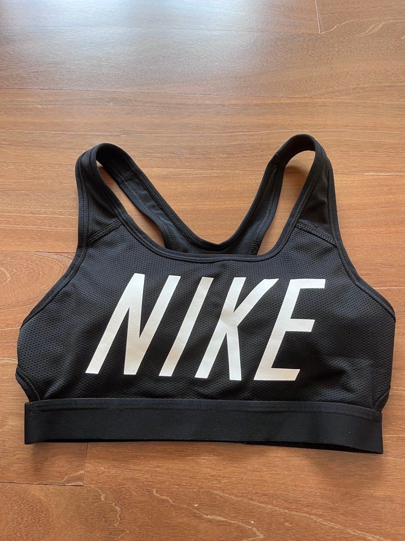 Size XS Nike sport bra, Sports Equipment, Sports & Games, Water