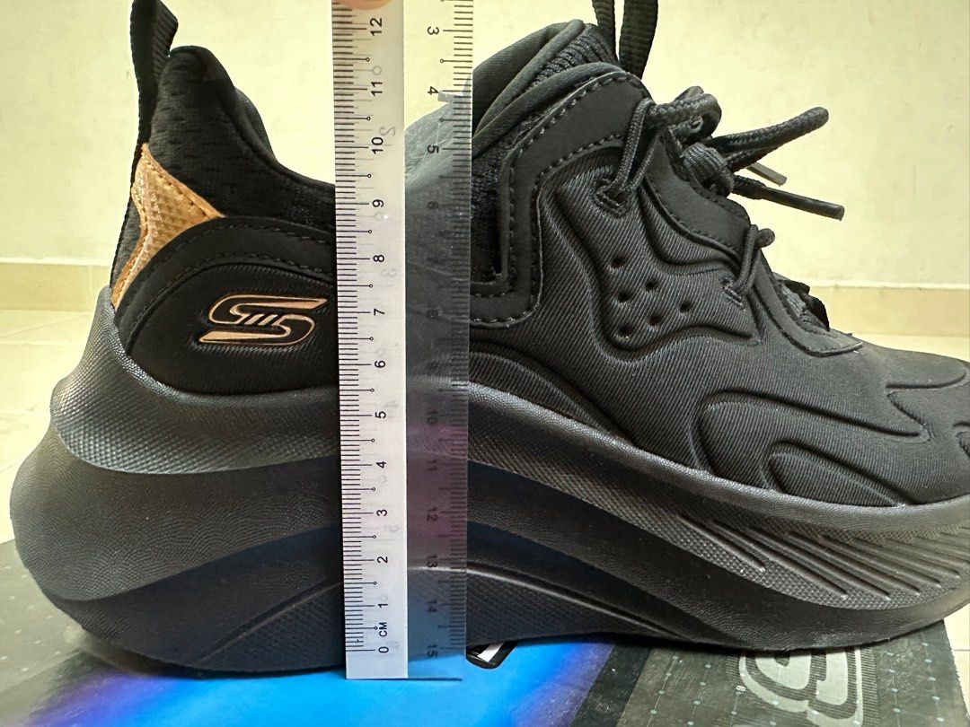 Tall skechers 2025