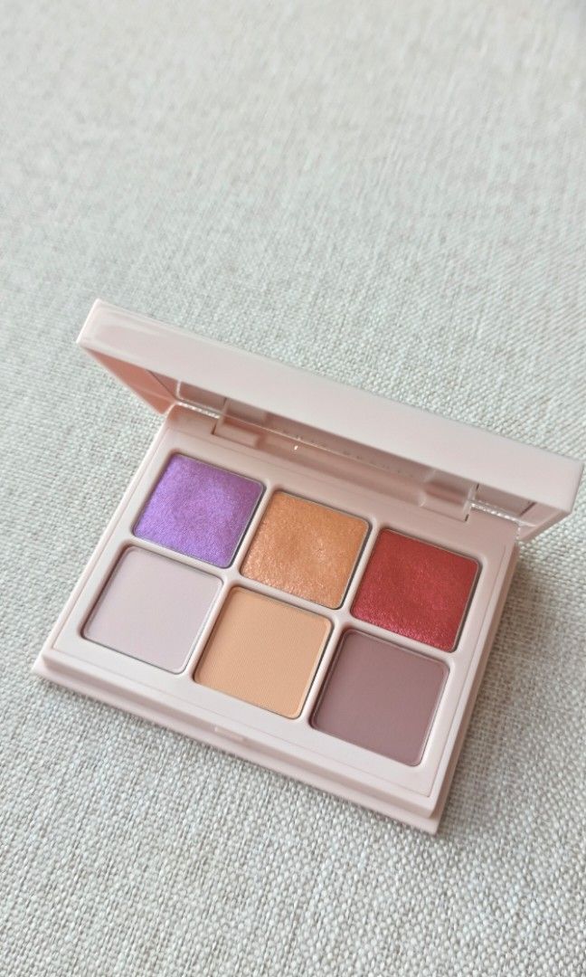 Snap Shadows Mix & Match Eyeshadow Palette