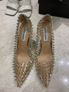 (Category: ) located in . Submitted by Gwardrobe1 (Listing ID 1259925403, Image 1). Description: .