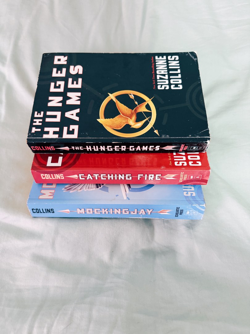 Hunger Games Books Set 1-4 by Suzanne Collins