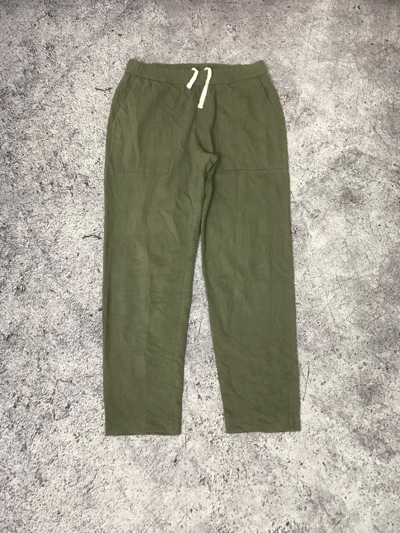 Uniqlo Fatigue Pants, Fesyen Pria, Pakaian , Bawahan di Carousell