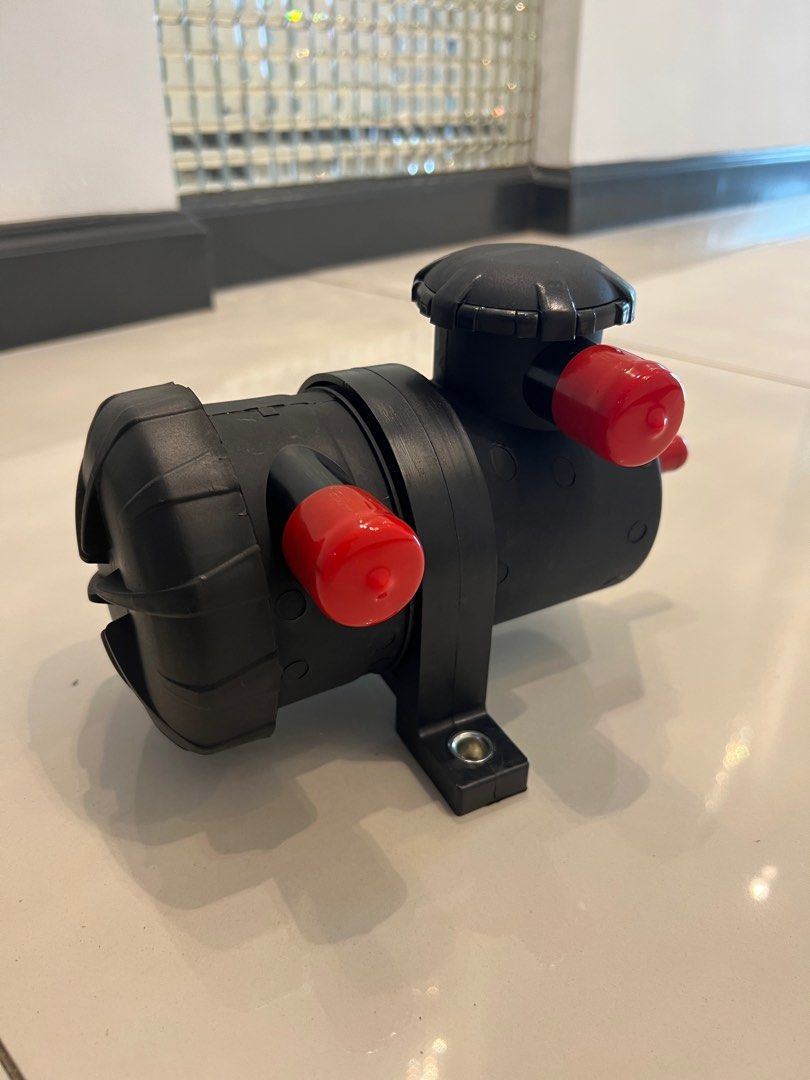 Universal proVent 200 Oil Separator catch can for SUV (Category: Other Automotive Parts and Accessories) located in Mandaluyong City. Submitted by marryyyyyyyyyyyyyyyy (Listing ID 1259839453, Image 3). Description: Rfs: bought the wrong size Only for SUV.