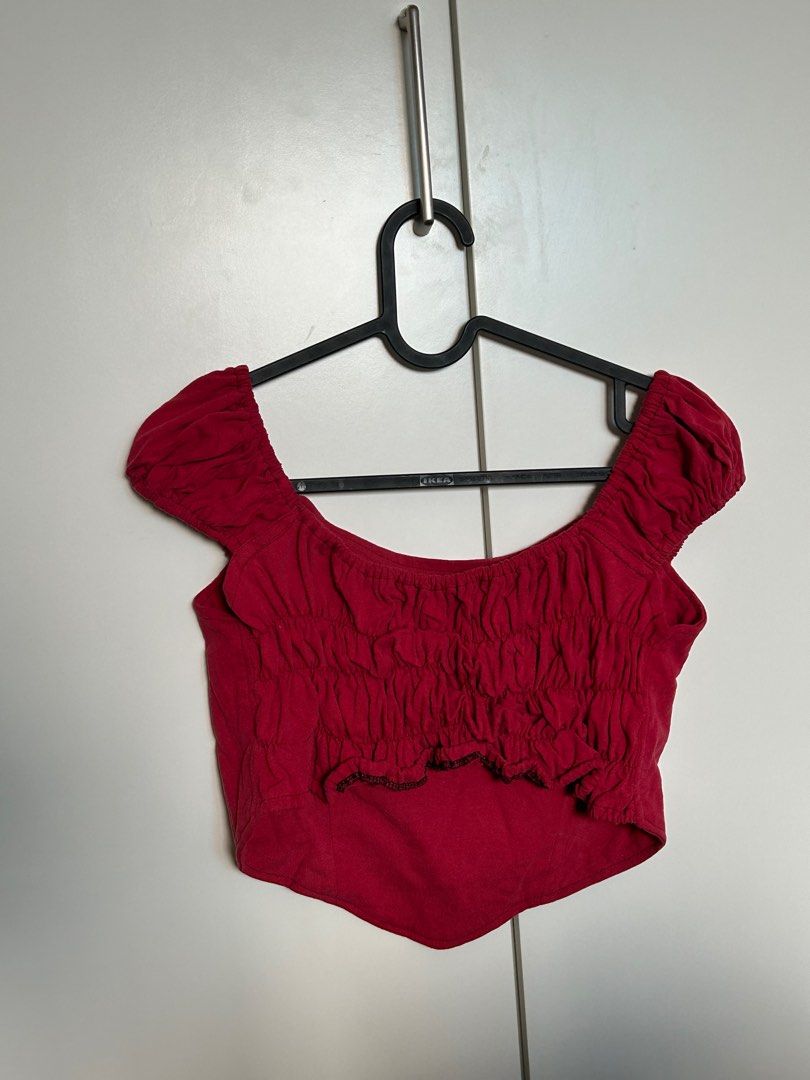 Red nike crop sale