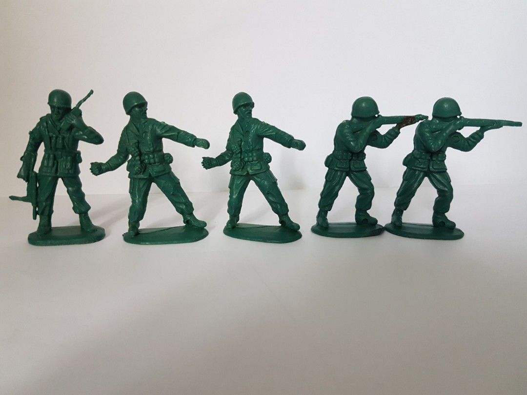 Little toy soldiers online