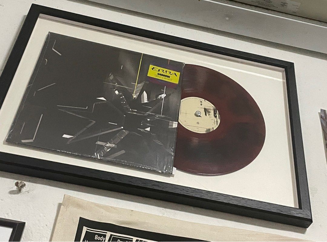 Vinyl album record LP Display Frame 12 inch, Hobbies & Toys, Music