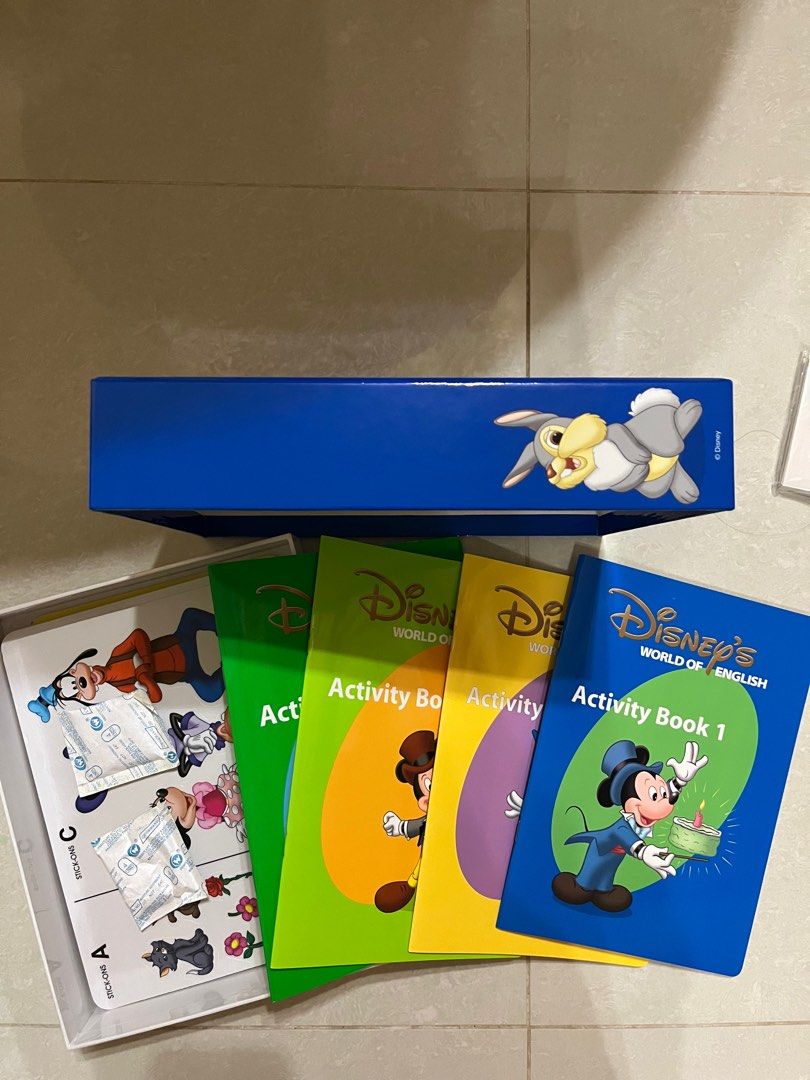 迪士尼美語世界- step by step DVD & activity box, 興趣及遊戲, 書本 