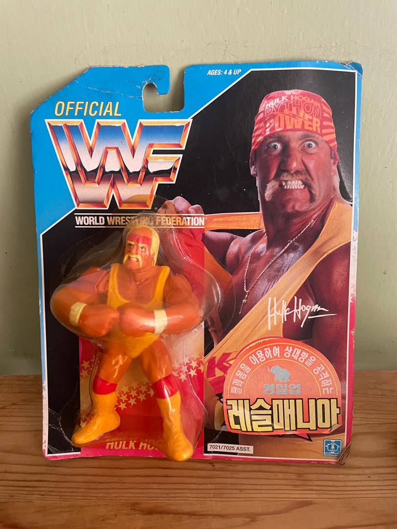 WWF Wrestling 1990 Series 1 Hasbro Hulk Hogan Figure Blue Card 1st