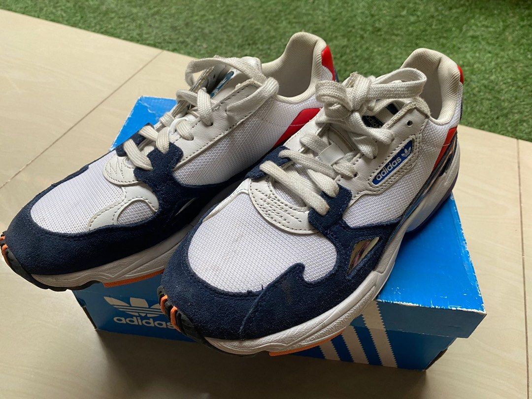 adidas falcon 40