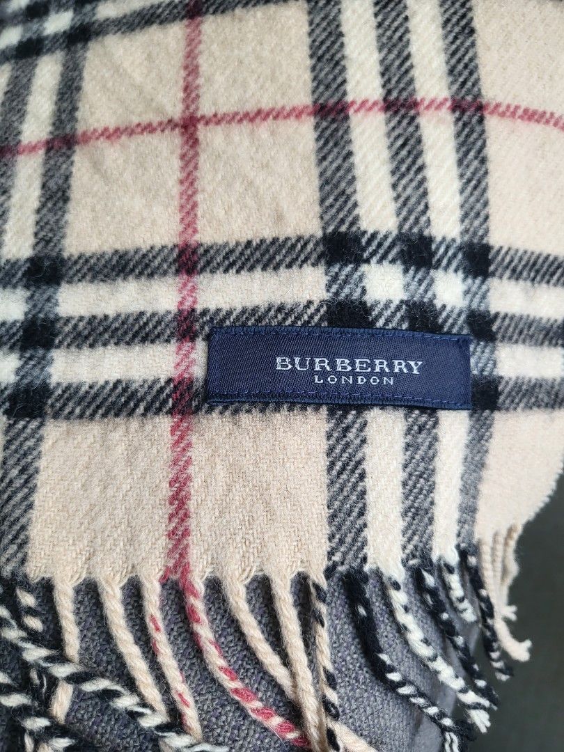 Authentic Burberry Scarf est. 65cm x 110cm