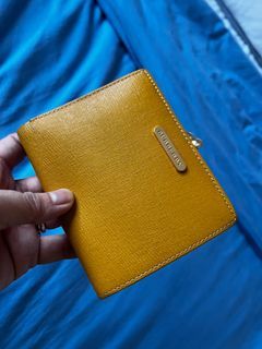 Burberry wallet on chain, Luxury, Bags & Wallets on Carousell
