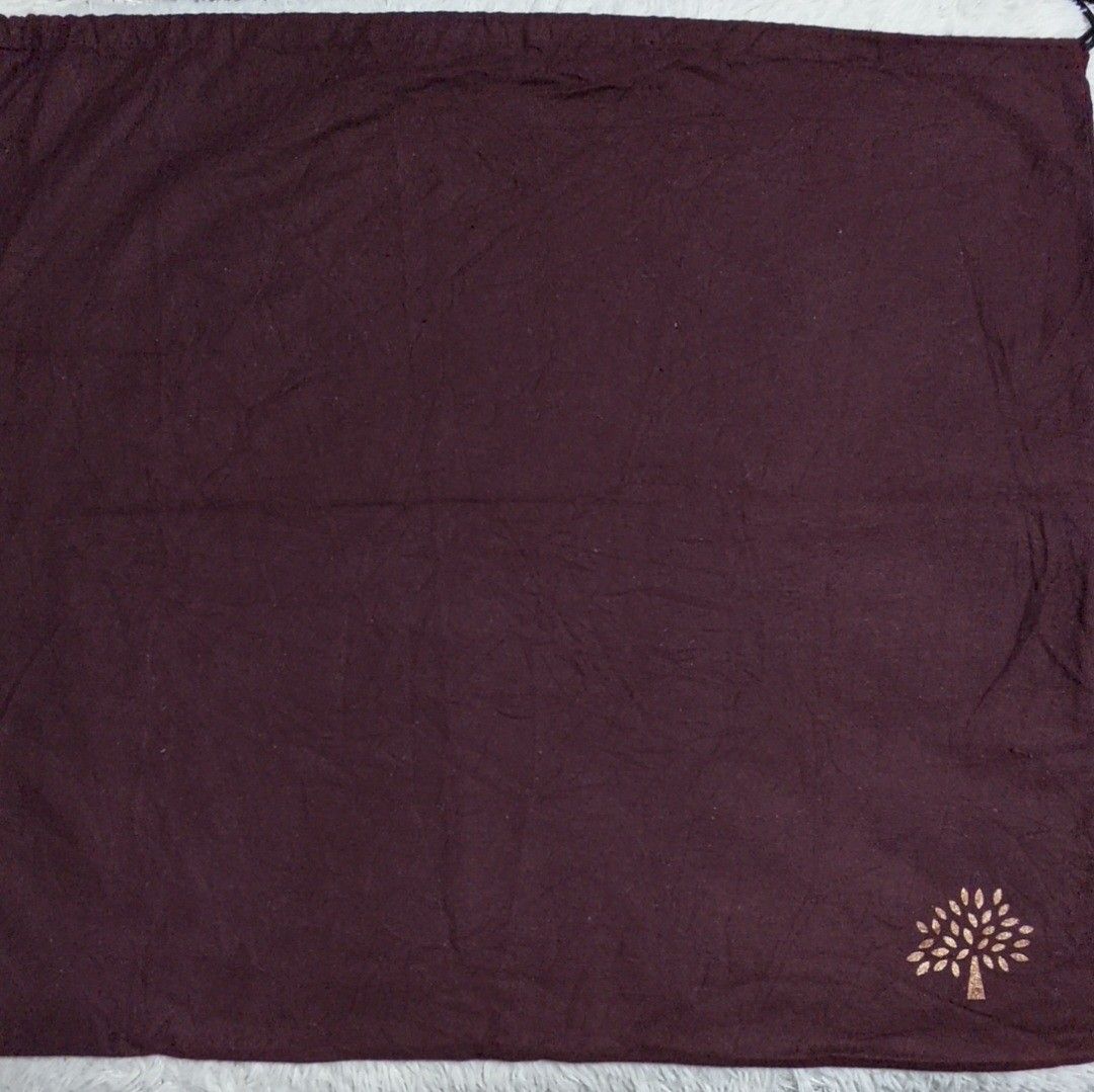 Authentic Mulberry dust bag 22x25 inches (Category: Luxury Bags & Wallets) located in Manila. Submitted by jfluxury.co (Listing ID 1260042204, Image 2). Description: excellent condition no flaws bought in Japan 🇯🇵 💯% Authentic. 😊 Money back guarantee. 😊 Clean and ready to use na po.