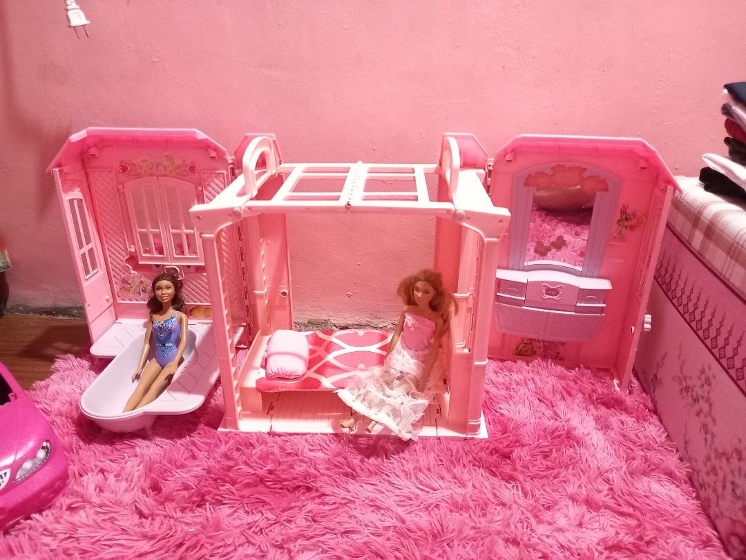 Barbie doll shop house 1980