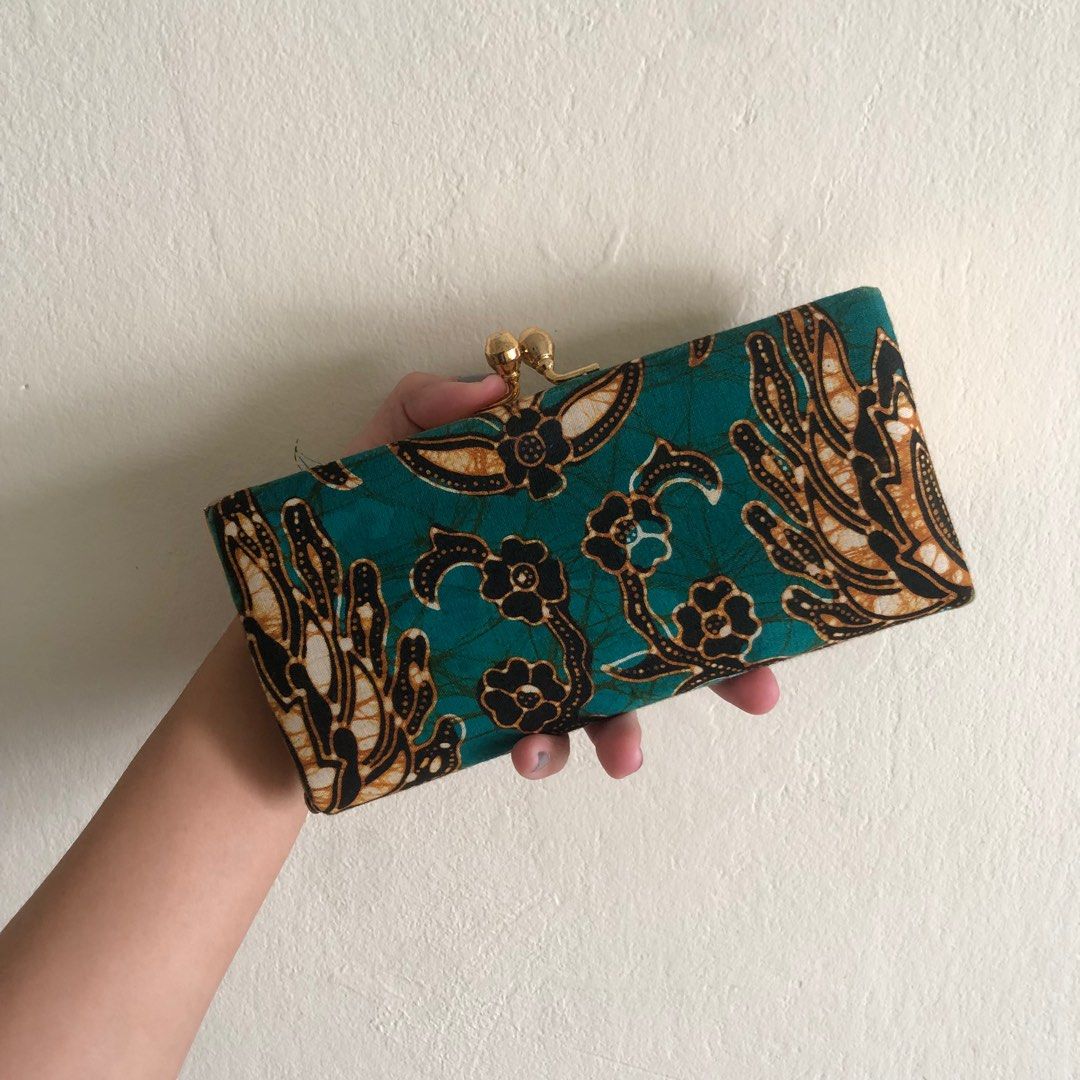 Batik clutch store