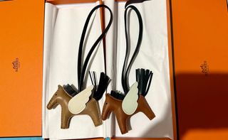 （分類：）位於 。 由 luxuryholics 提交（商品編號 1260082262，圖片 1）。簡介： 。