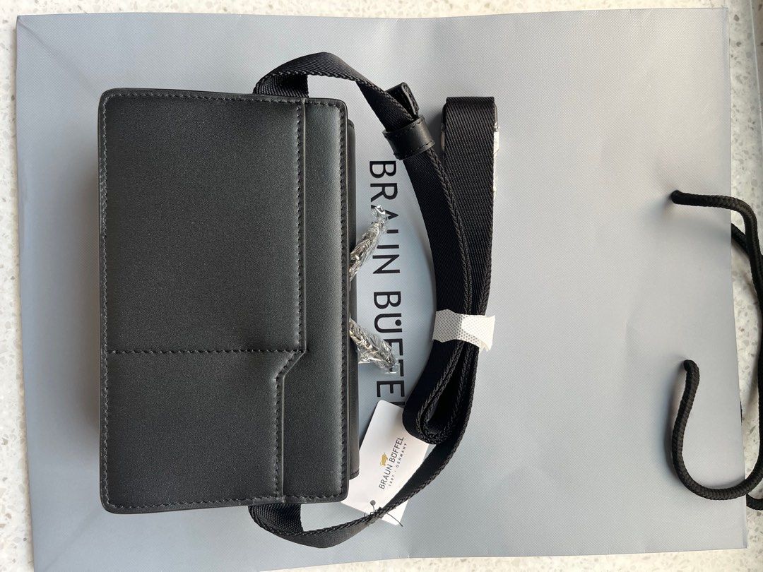 Braun Buffel Man Pouch Woman Pouch