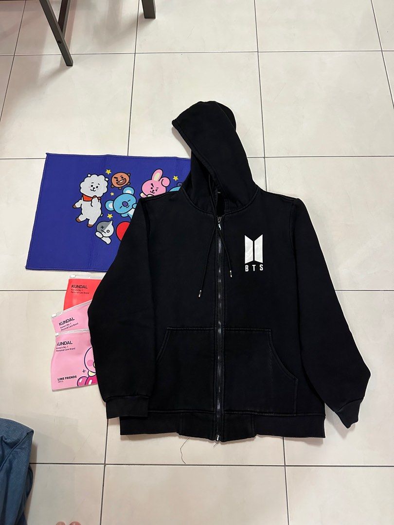 BTS random package (Category: Coats, Jackets and Outerwear) located in Petaling Jaya. Submitted by kaimiingho (Listing ID 1260035939, Image 2). Description: Hoodie is bought from Korean Street in Japan, UNISEX BT21 Mat and pouches are Brand New, letting go everything *Negotiable*!!.
