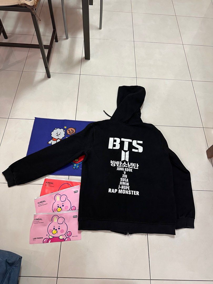 BTS random package (Category: Coats, Jackets and Outerwear) located in Petaling Jaya. Submitted by kaimiingho (Listing ID 1260035939, Image 3). Description: Hoodie is bought from Korean Street in Japan, UNISEX BT21 Mat and pouches are Brand New, letting go everything *Negotiable*!!.