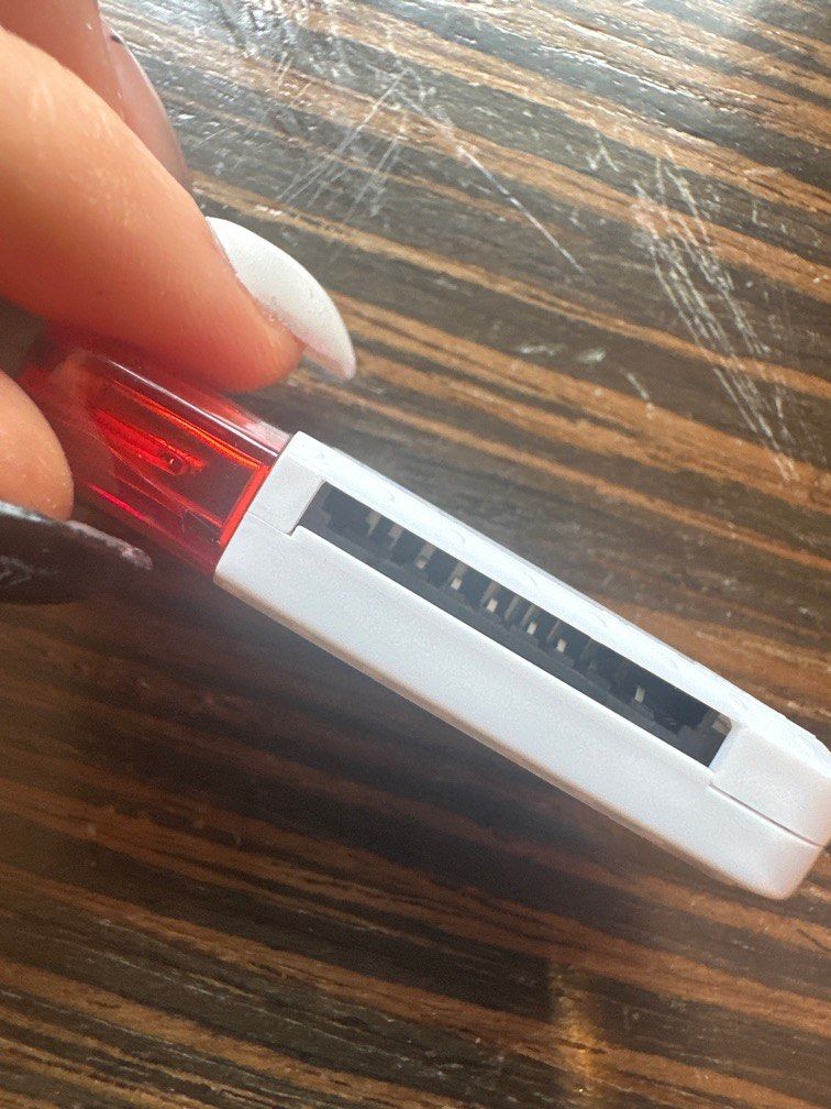 Card reader （分類：電腦線、轉接線及轉換器）位於 Hong Kong。 由 katie____nkt 提交（商品編號 1259999450，圖片 3）。簡介： Brand new card reader 。