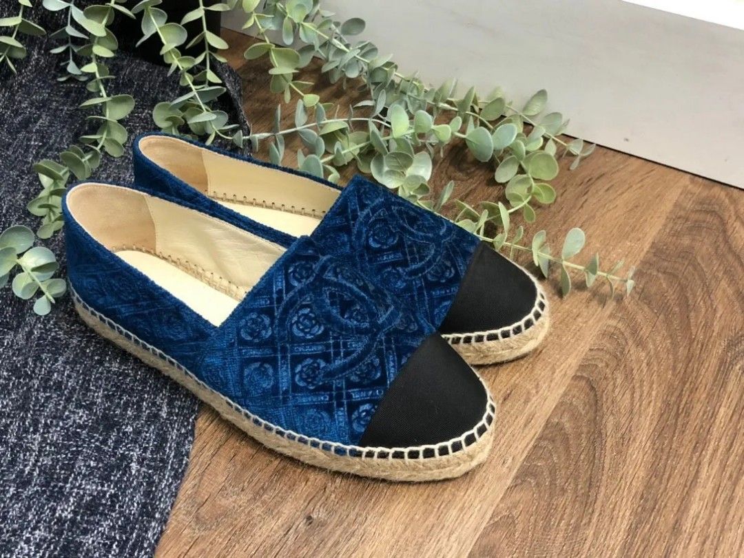 CHANEL BLUE BLACK VELVET FLOWER ESPADRILLES FLATS SHOES, Luxury