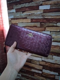 (Category: ) located in . Submitted by lushlifeshoppe (Listing ID 1259961870, Image 1). Description: .