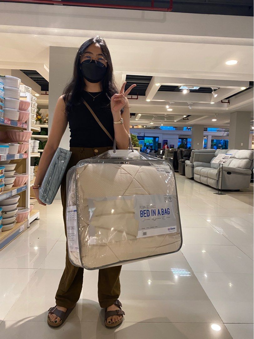 Cropped top (Category: Sleeveless) located in Davao. Submitted by sewee (Listing ID 1259996475, Image 2). Description: .