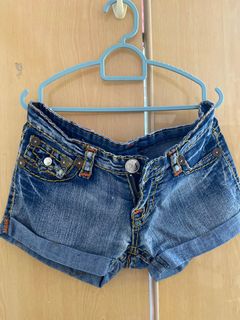 (Category: ) located in . Submitted by 23love (Listing ID 1259970596, Image 1). Description: .