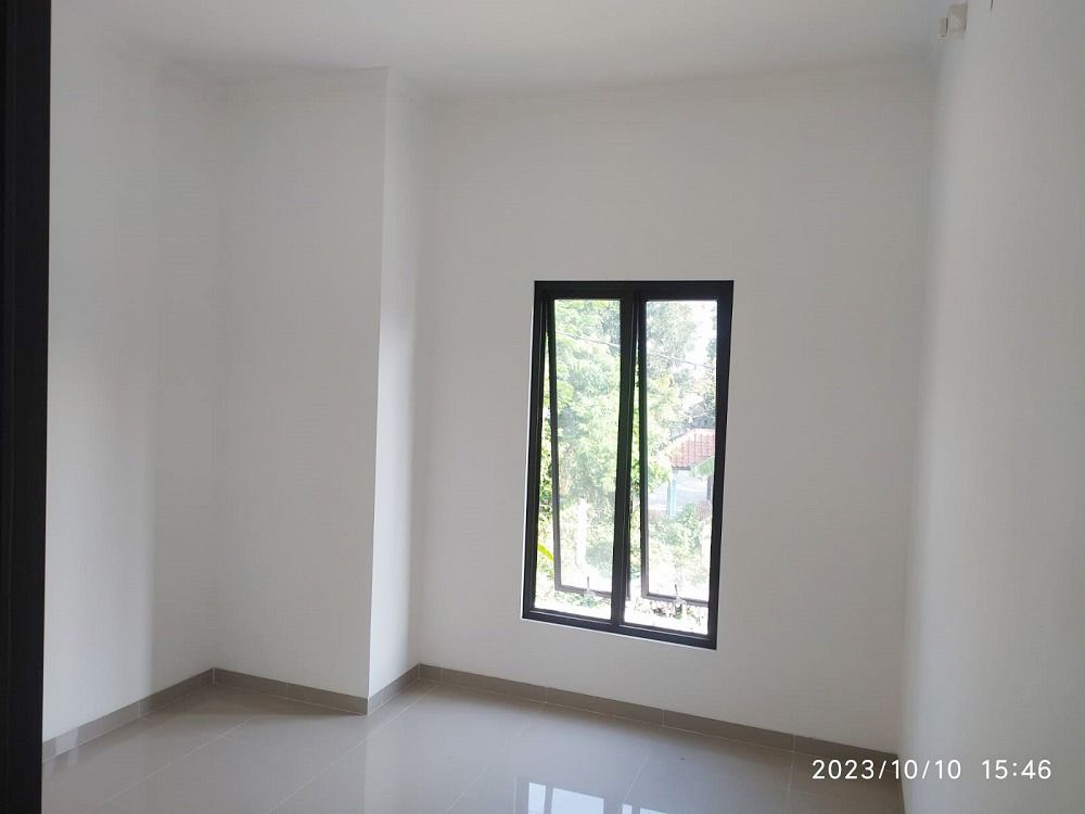 dijual_rumah_baru_2_lantai_di__1697271682_2f95348a_progressive