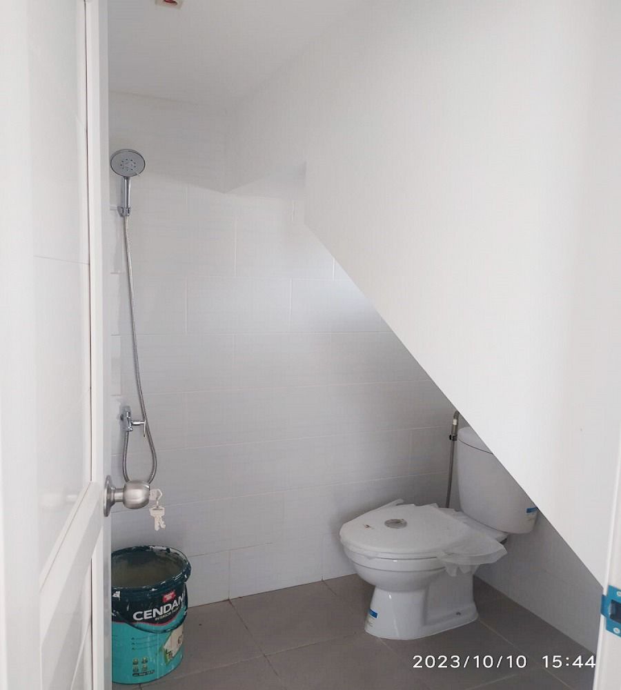 dijual_rumah_baru_2_lantai_di__1697271682_64d5156d_progressive