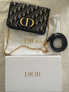 pochette christian dior venus 30 montaigne