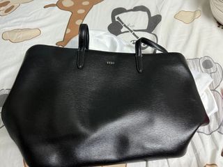 DKNY TOTE BAG, Luxury, Bags & Wallets on Carousell
